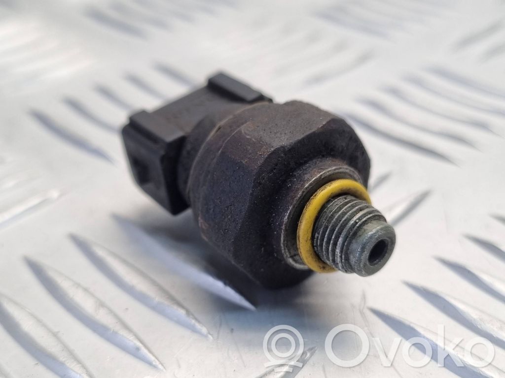 Volvo V70 Air conditioning (A/C) pressure sensor 