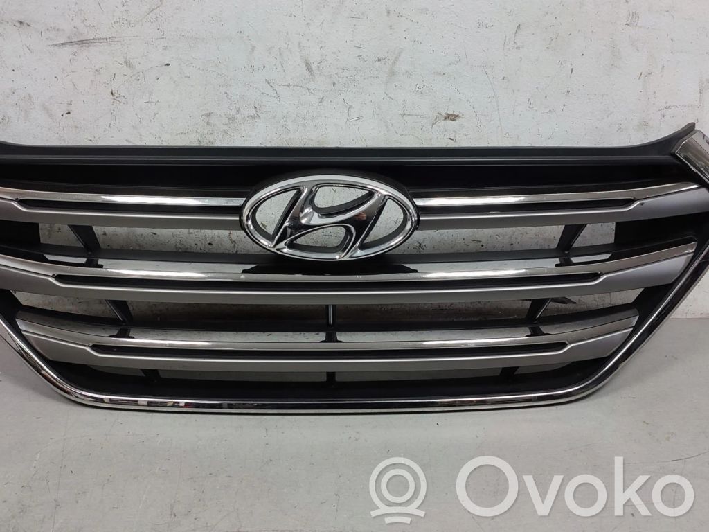 Hyundai Tucson LM Maskownica / Grill / Atrapa górna chłodnicy 