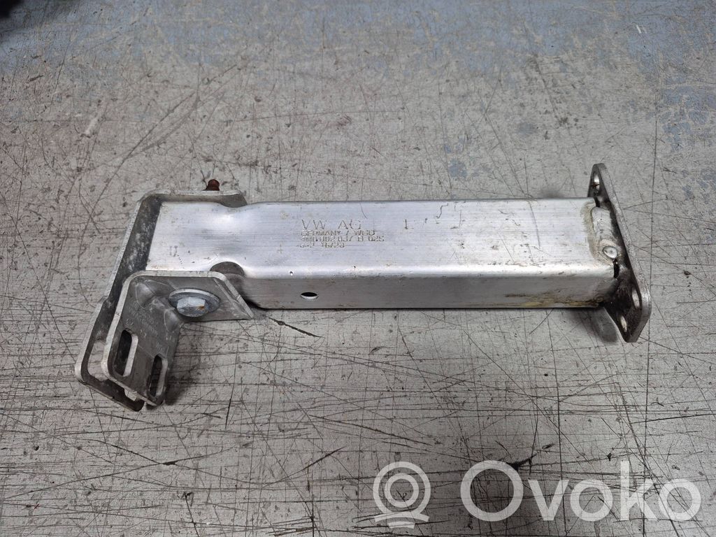 Audi RS Q8 Radiator support slam panel bracket 