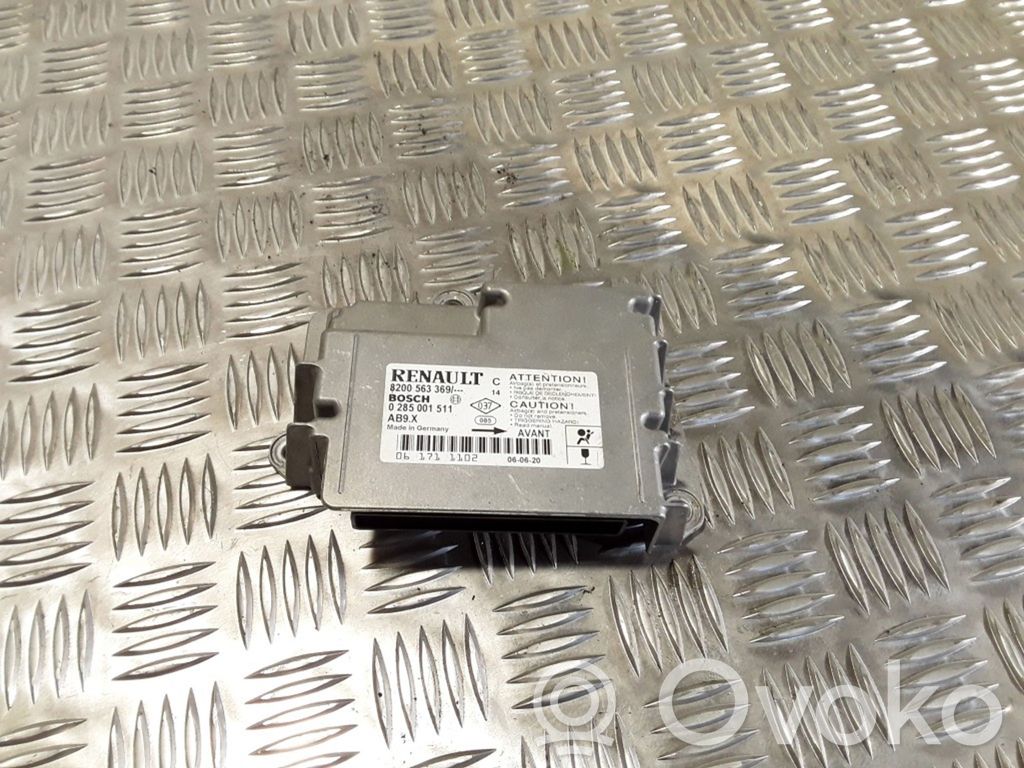 Renault Clio III Airbag control unit/module 