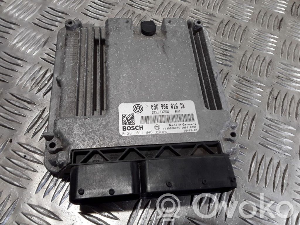 Volkswagen Touran I Engine control unit/module 