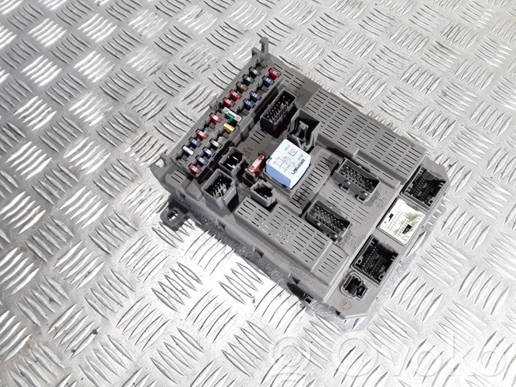 Citroen C5 Fuse module 