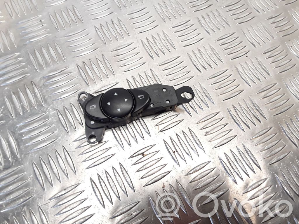Mercedes-Benz E W211 Wing mirror switch 