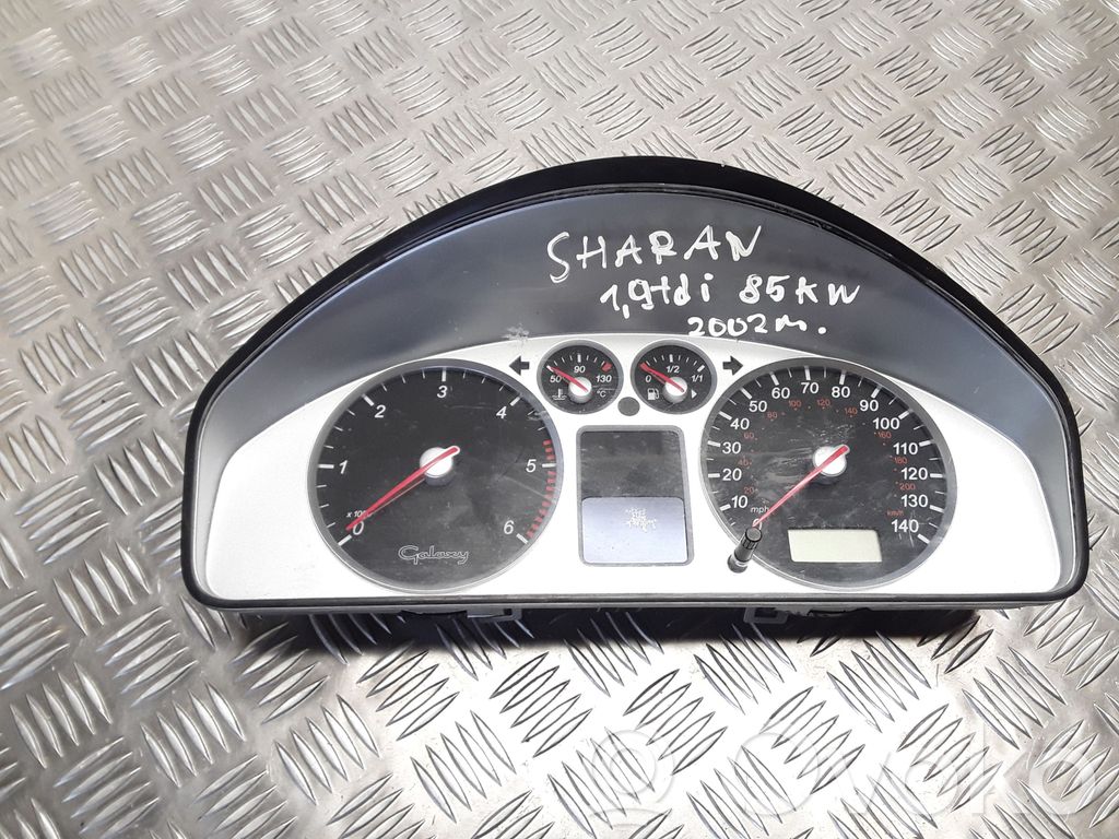 Volkswagen Sharan Speedometer (instrument cluster) 