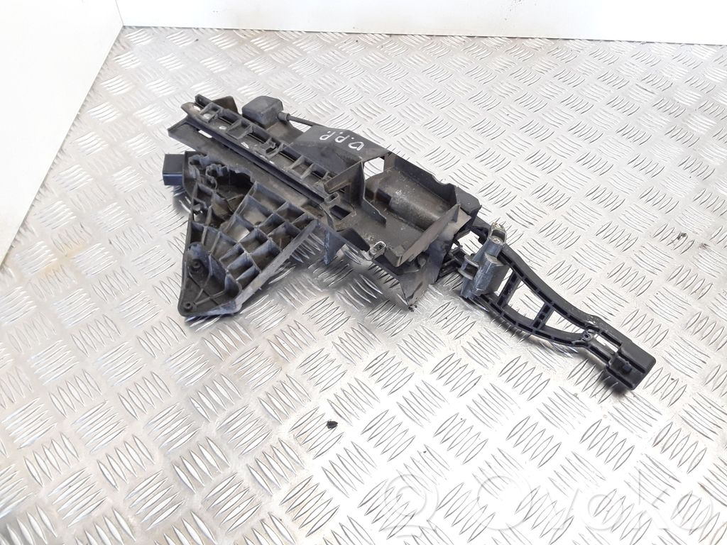 Ford Focus Priekšpusē slēdzene 