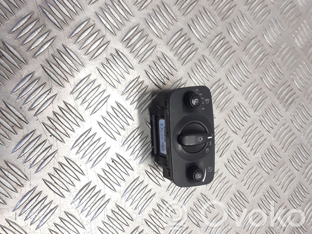 Light switch   04066403,6G9T13A024AD