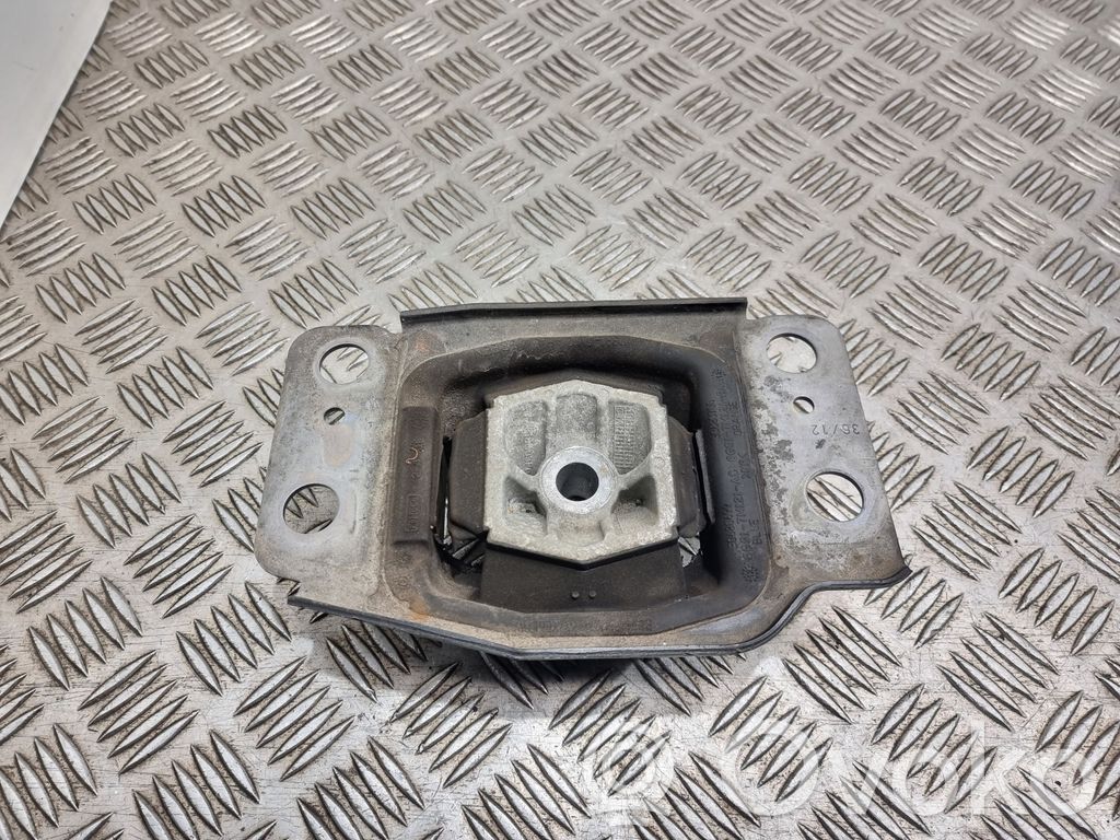 Ford S-MAX Engine mount bracket 