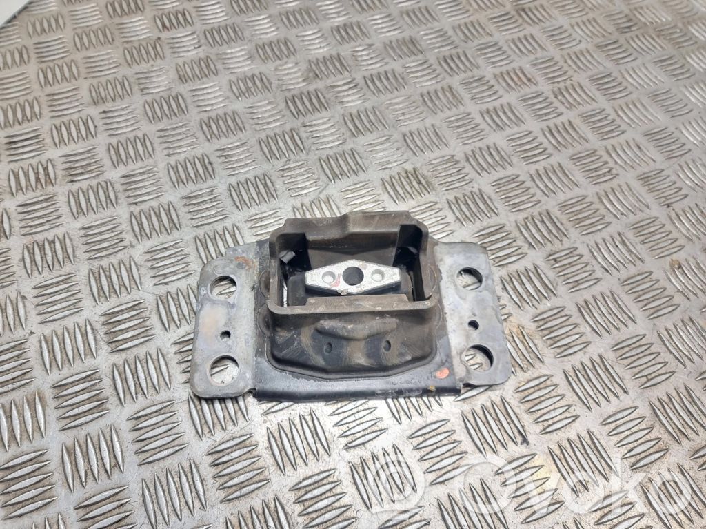 Ford Mondeo MK IV Engine mount bracket 
