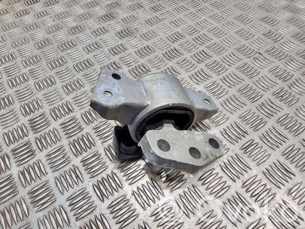Opel Corsa E Engine mount bracket 