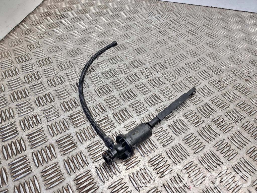 Opel Vivaro Kytkimen pääsylinteri 