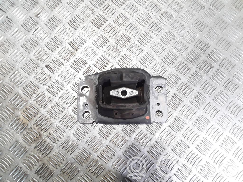Engine mount bracket   7G917M121BA,1484320
