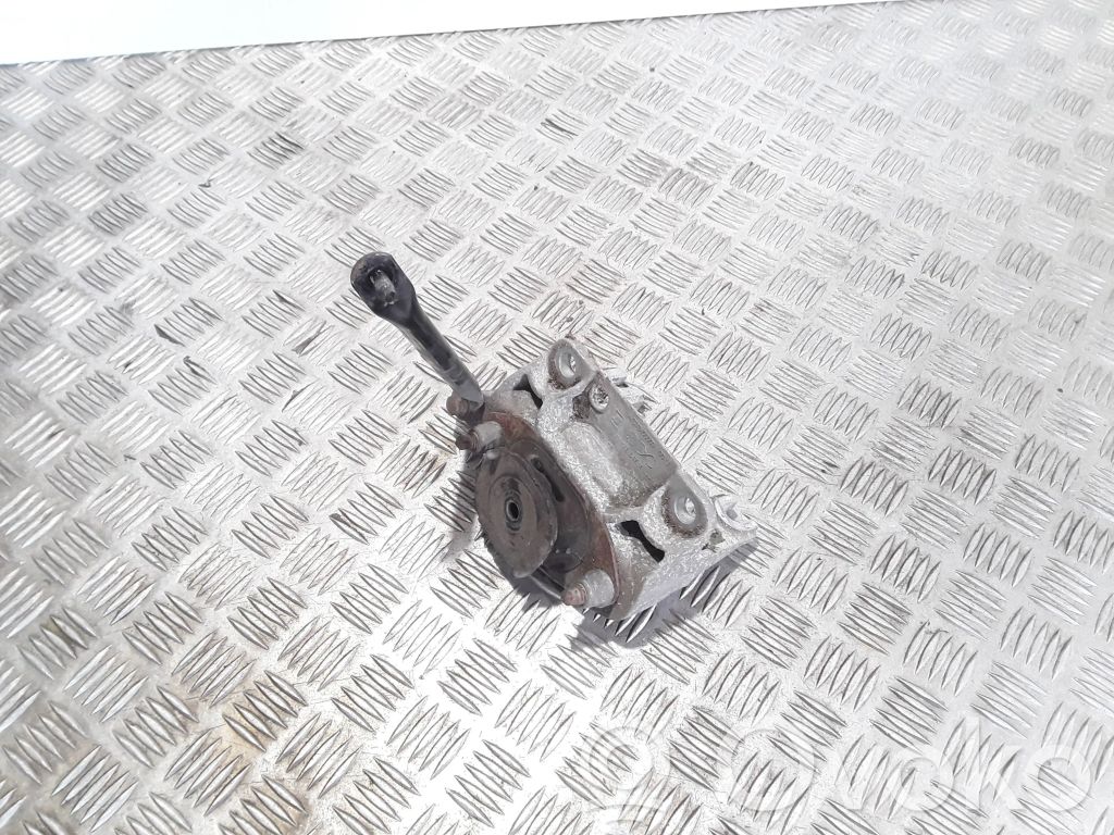 Renault Twingo III Engine mount bracket 