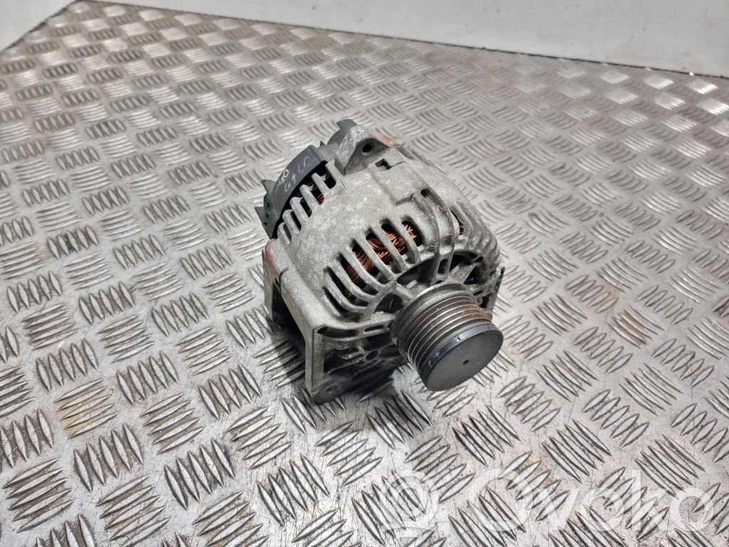 Nissan Almera N16 Ģenerators 