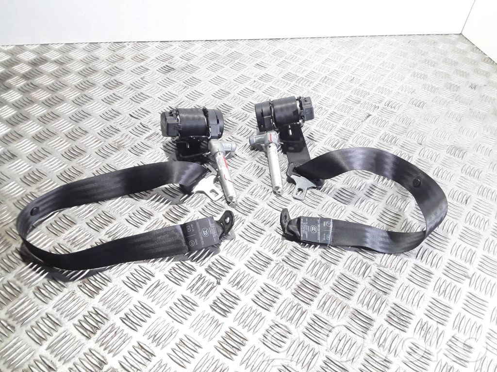 Volvo V50 Cinturón trasero 