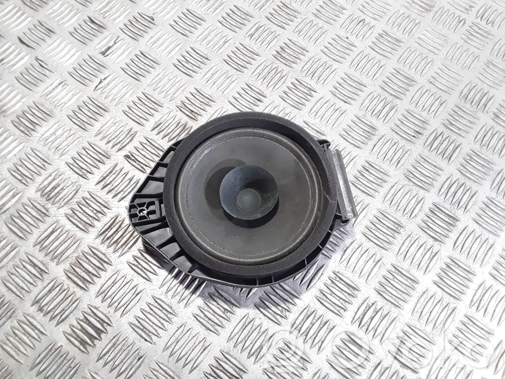 Opel Insignia A Garsiakalbis (-iai) galinėse duryse 
