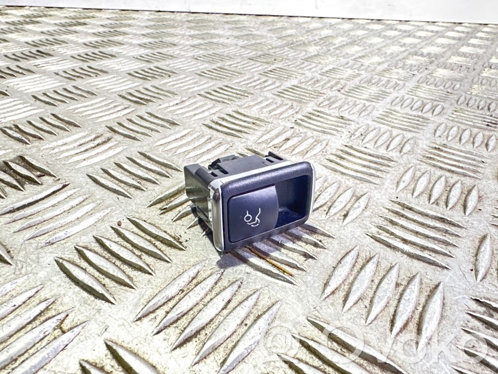 Mercedes-Benz E W212 Tailgate opening switch 