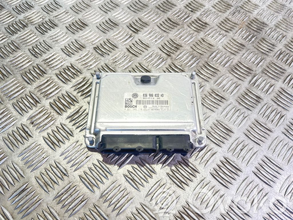 Volkswagen Golf Plus Engine control unit/module 