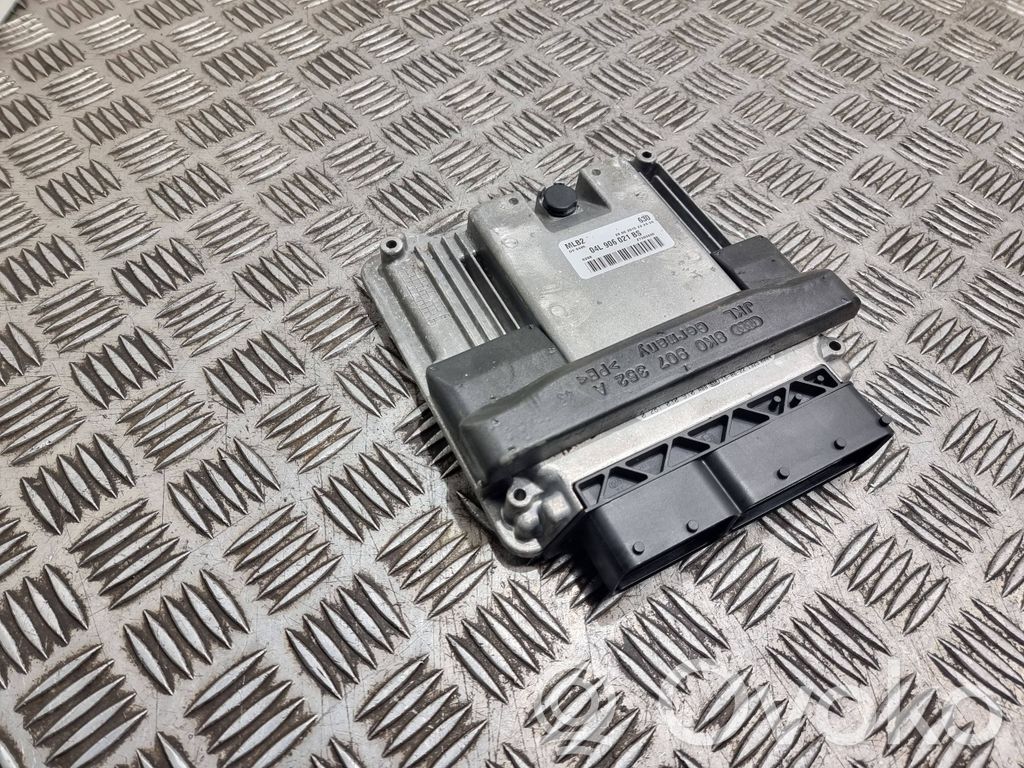 Audi A4 S4 B8 8K Engine control unit/module 