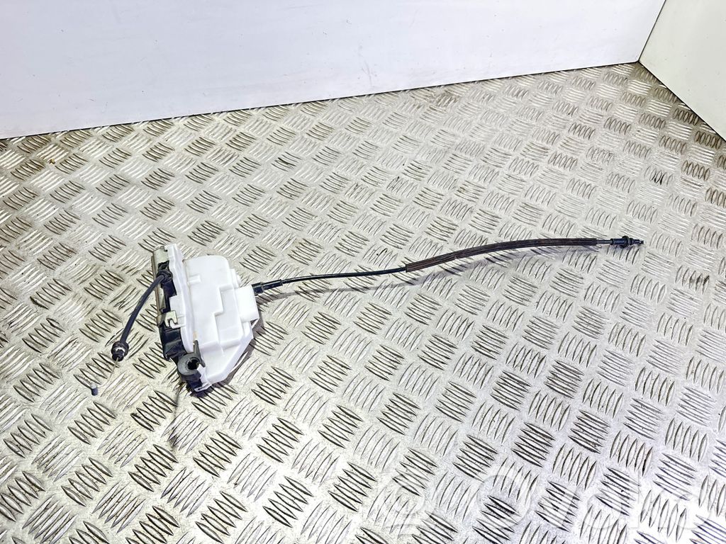 Citroen C3 Front door lock 
