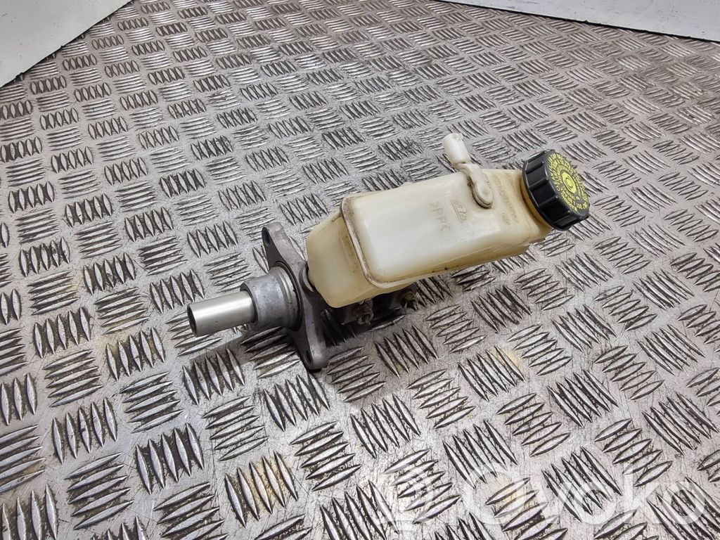 Toyota Yaris Główny cylinder hamulca 
