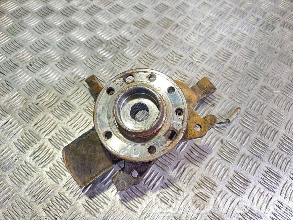 Opel Astra H Piasta koła przedniego 