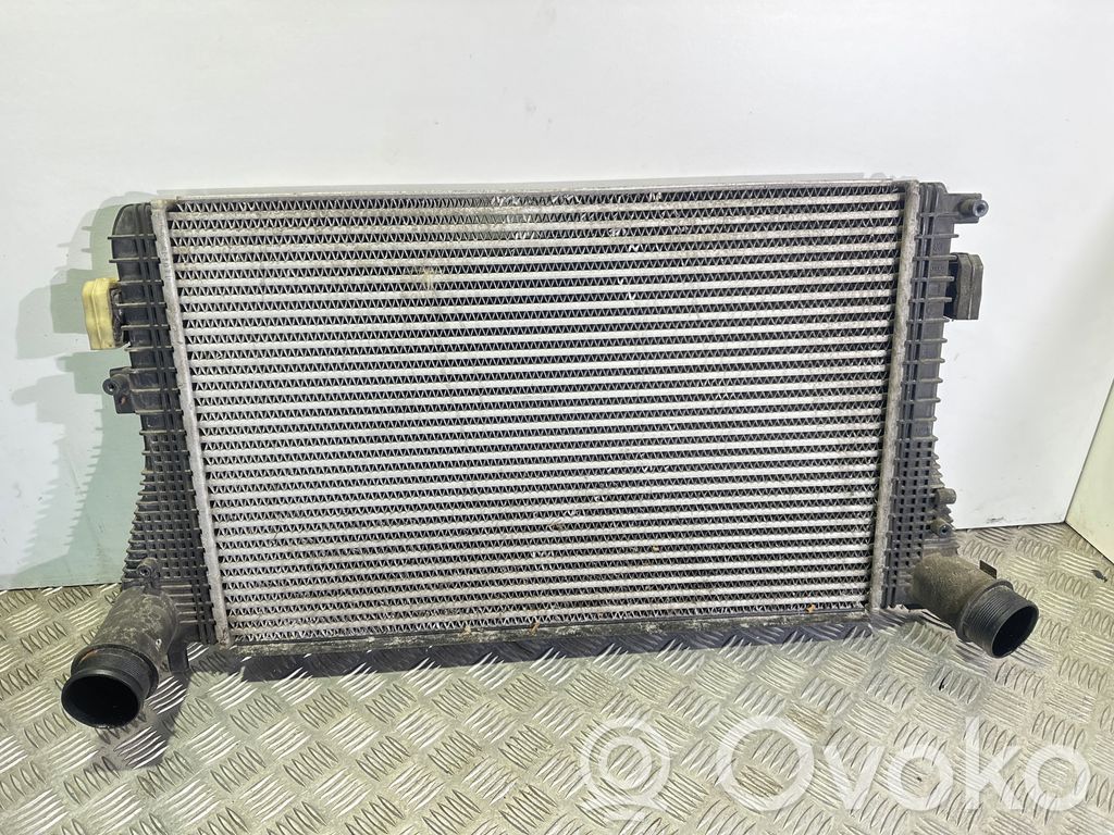 Volkswagen Touran II Chłodnica powietrza doładowującego / Intercooler 