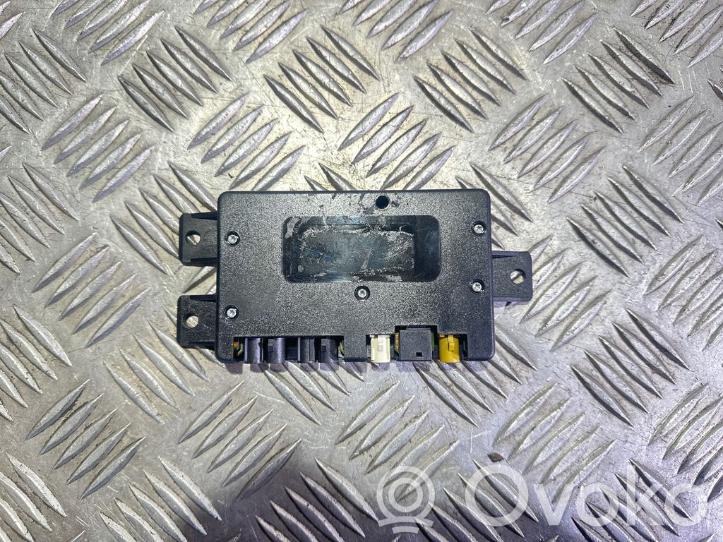 Audi A6 S6 C5 4B Antenos stiprintuvas 