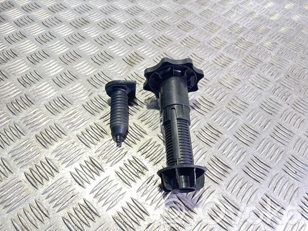 Audi A4 S4 B7 8E 8H Tornillo de la rueda de repuesto 