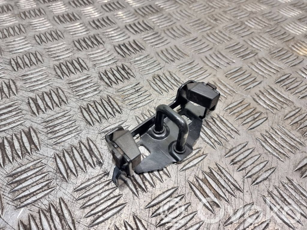 Volvo V70 Trunk lock loop 