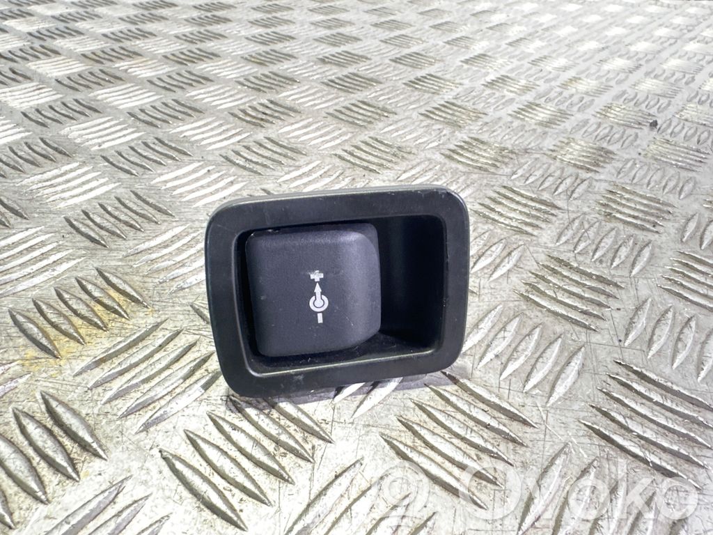 BMW 5 E60 E61 12 V Socket (rear) 