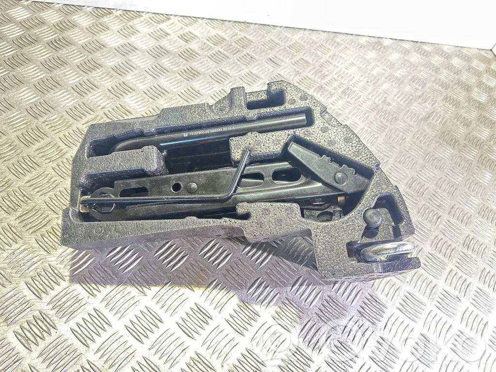 Opel Corsa E Tool box 