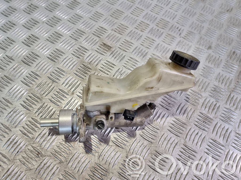 Toyota Avensis T250 Pagrindinis stabdžių cilindriukas 