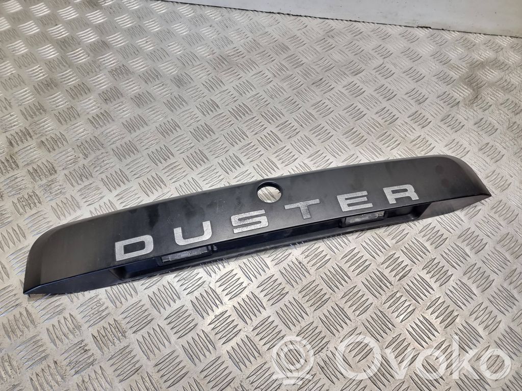 Dacia Duster Trunk door license plate light bar 