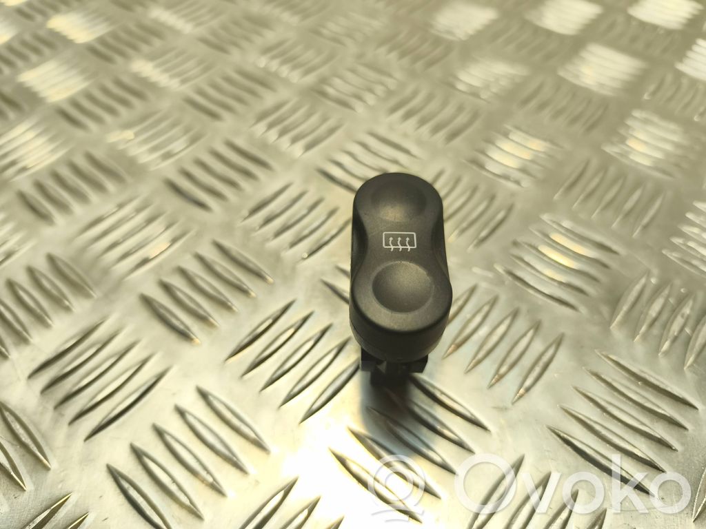 Dacia Duster Windscreen/window heater switch 