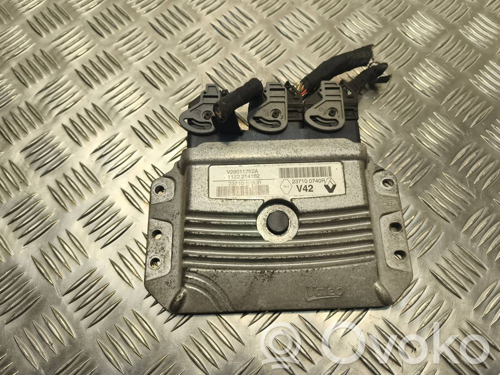 Dacia Duster Engine control unit/module 