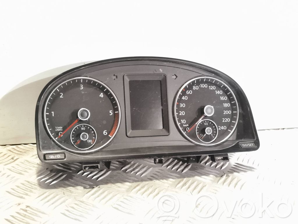 Volkswagen Touran II Speedometer (instrument cluster) 