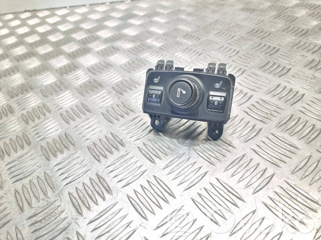 Ford C-MAX II Seat heating switch 