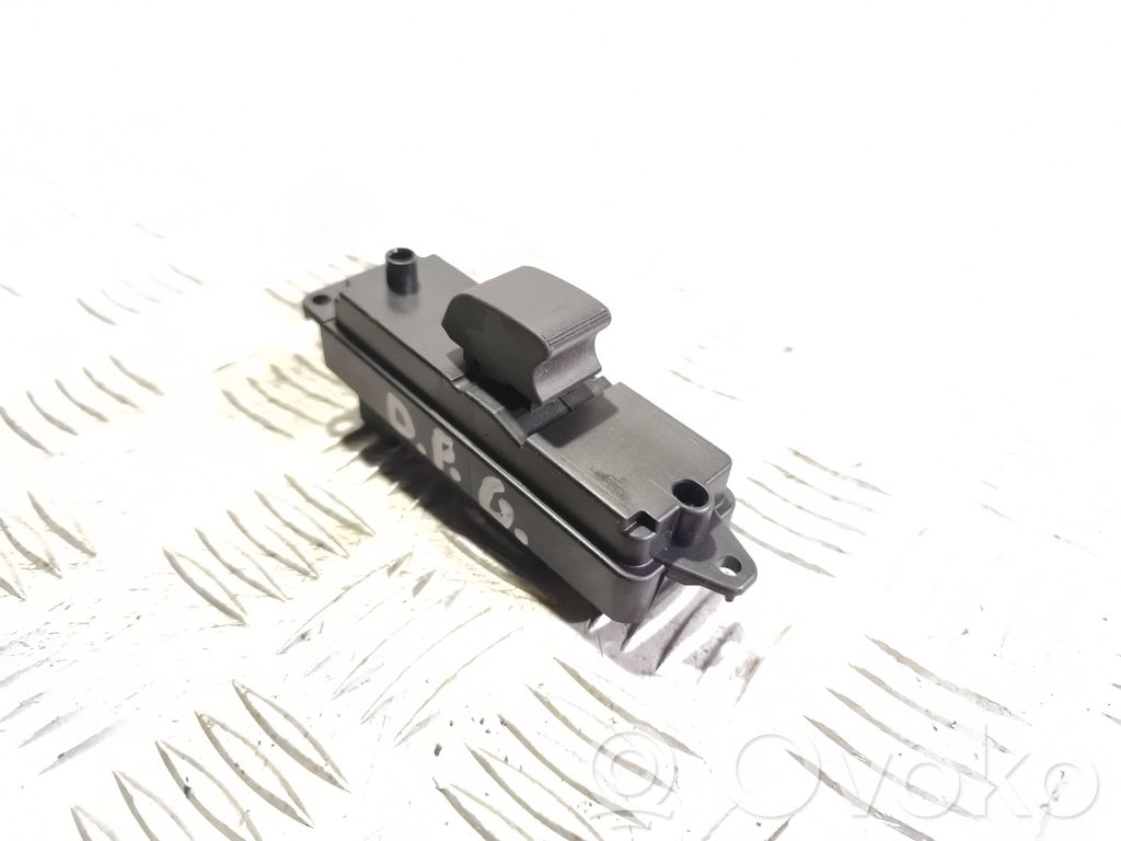 Electric window control switch   GS1D66380,03124610