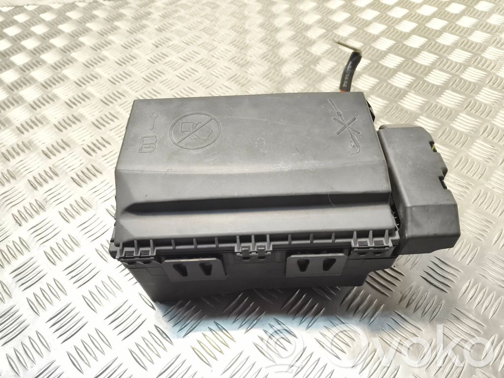 Opel Astra J Juego de caja de fusibles 