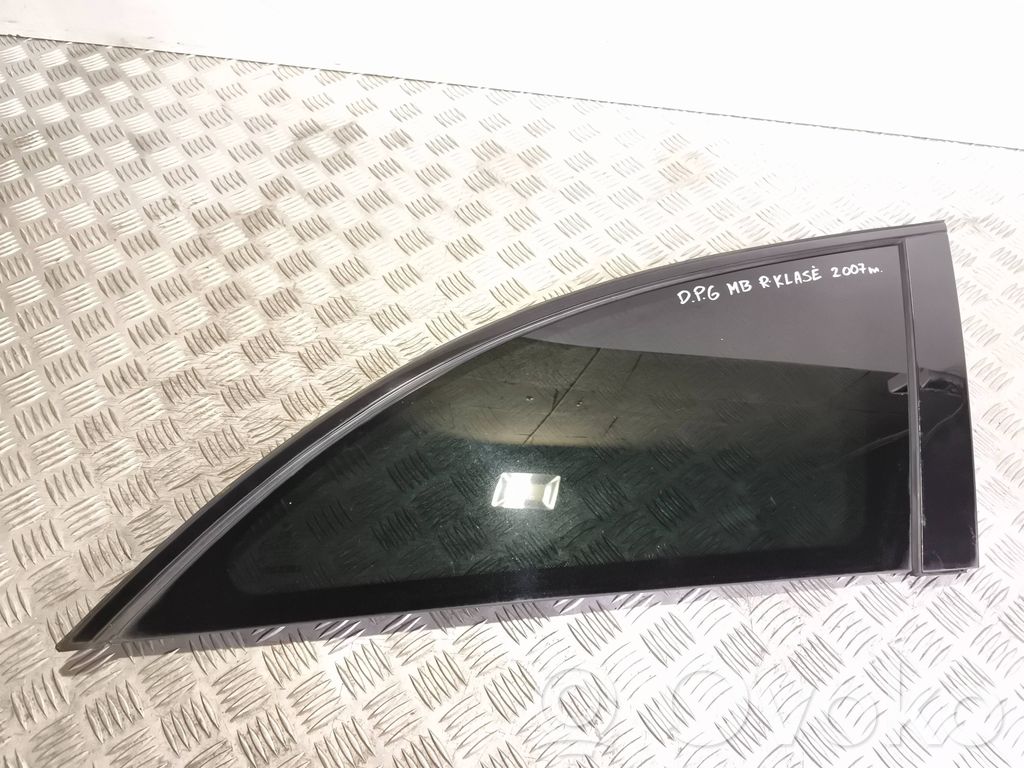 Mercedes-Benz R W251 Geam lateral spate 