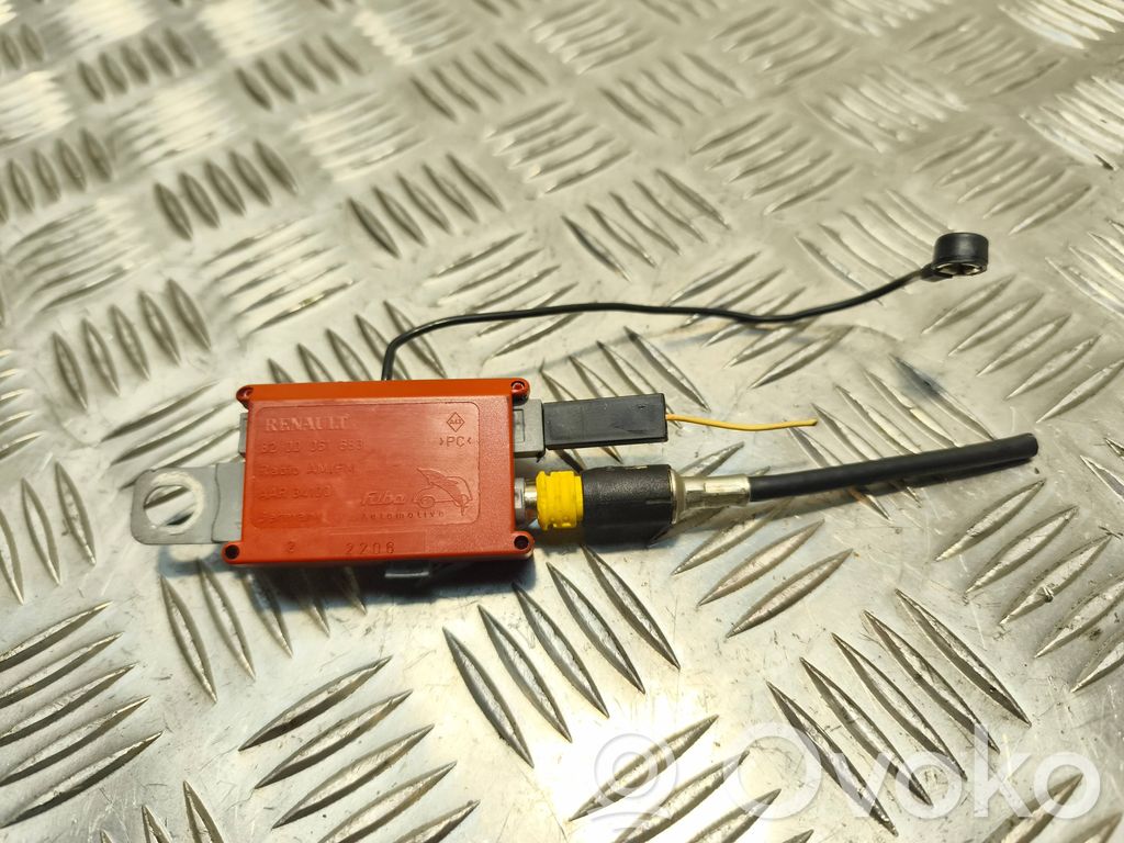 Renault Espace IV Antenos stiprintuvas 