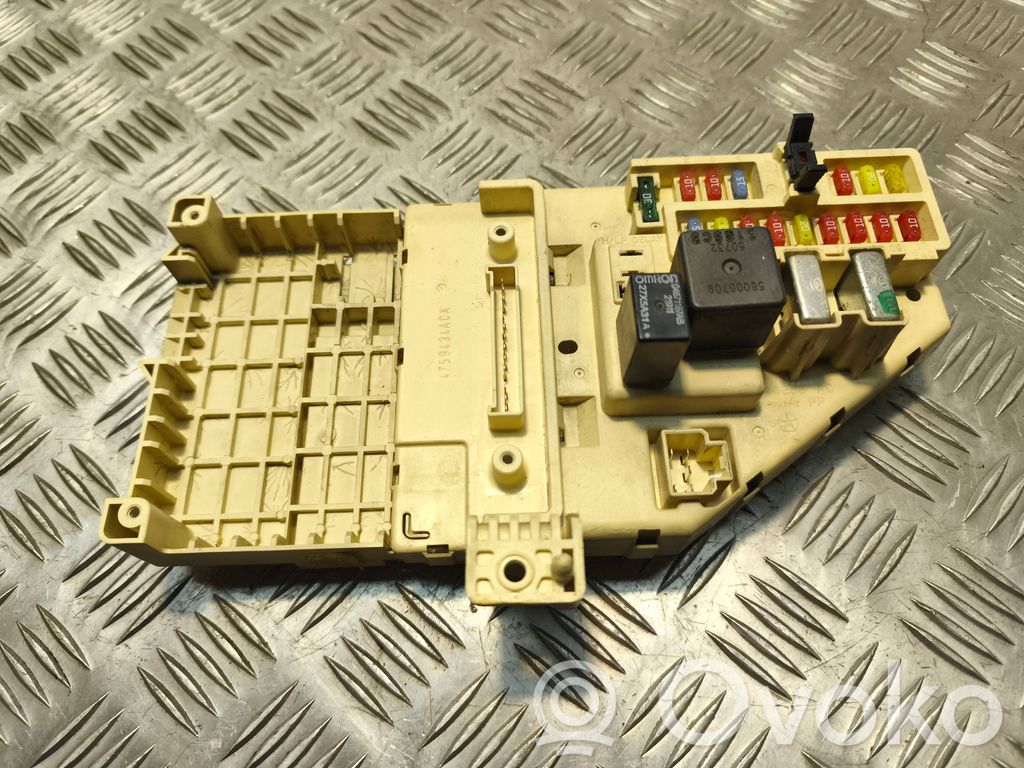 Chrysler Sebring (ST-22 - JR) Fuse module 