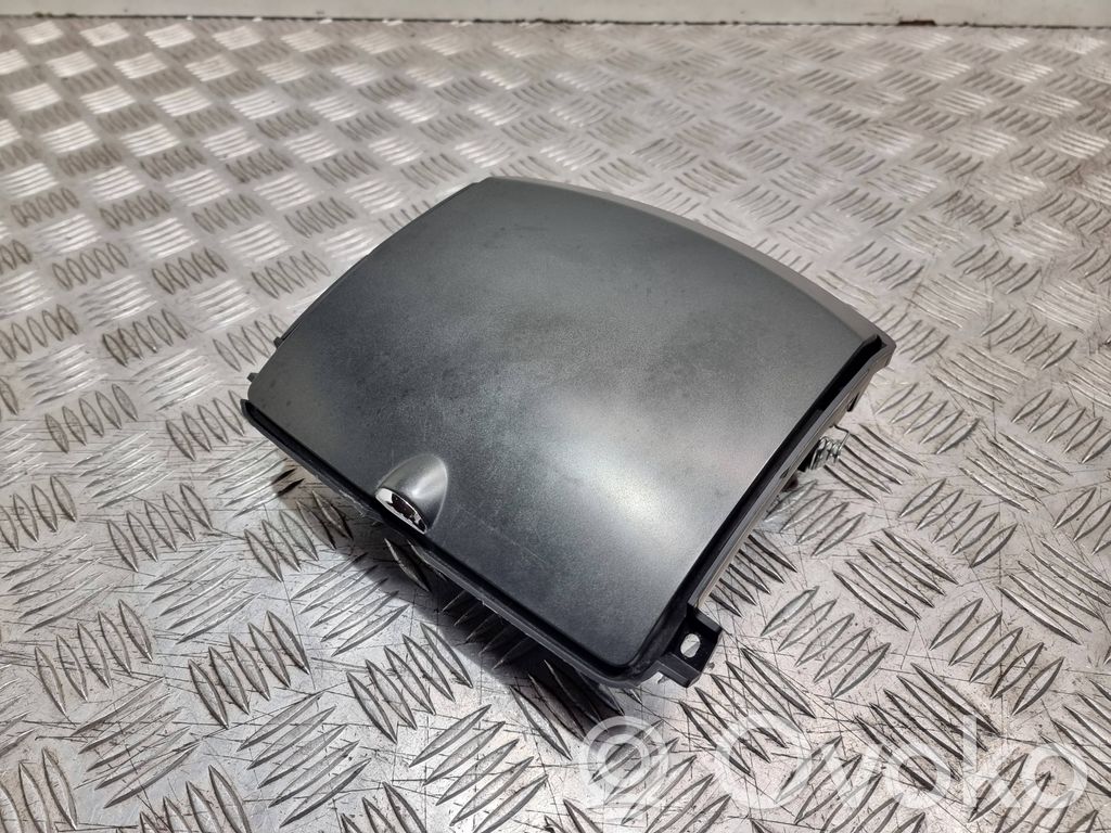 Nissan Note (E11) Daiktadėžė 