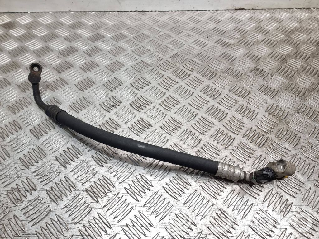 BMW 3 E46 Ilmastointilaitteen putki (A/C) 