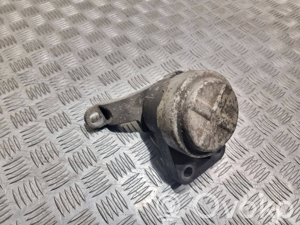 Ford Mondeo MK IV Engine mount bracket 