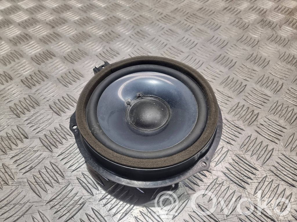 Ford Mondeo MK IV Garsiakalbis (-iai) priekinėse duryse 