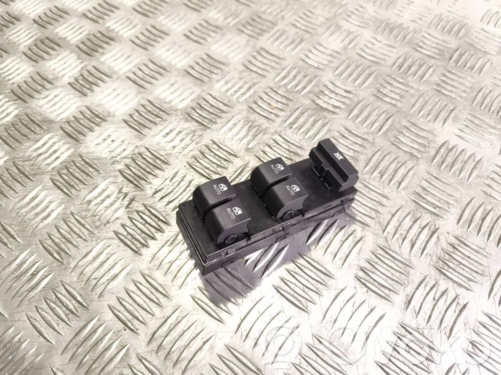 Electric window control switch   3694901000,935701H120