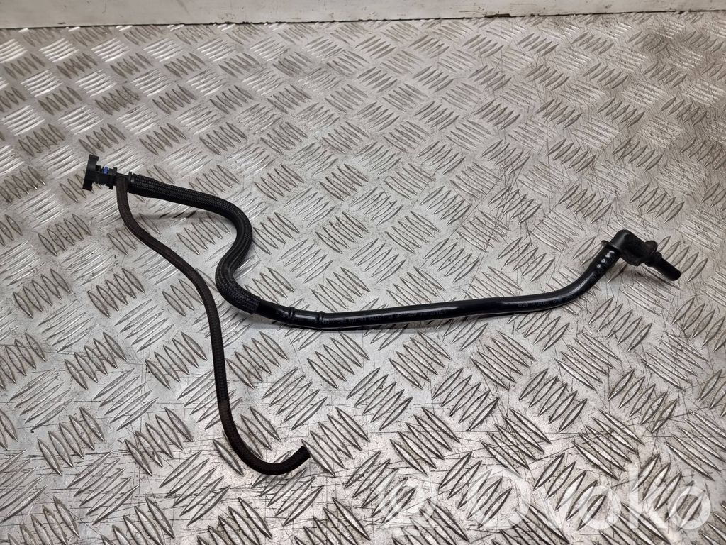 BMW 1 E81 E87 Fuel line pipe 