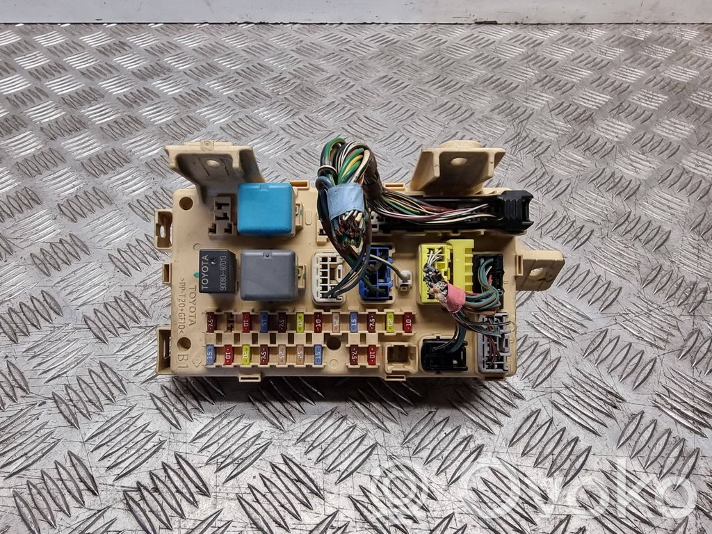 Toyota Avensis T250 Fuse module 