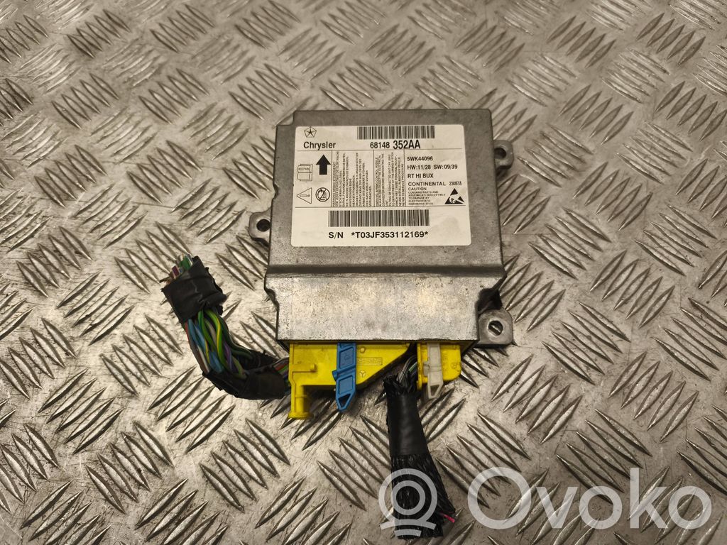 Chrysler Grand Voyager V Airbag control unit/module 